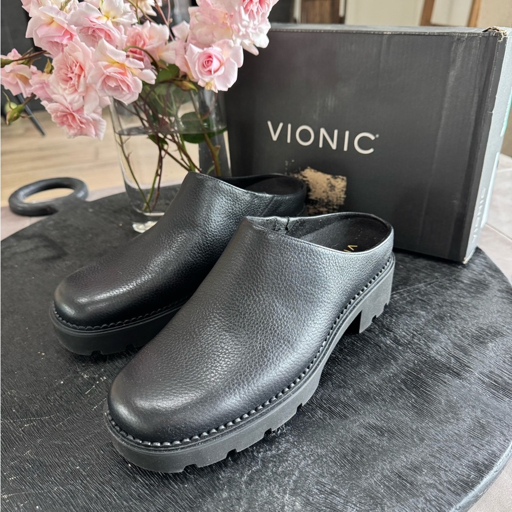 Vionic Women's Black Slip-On Shoes